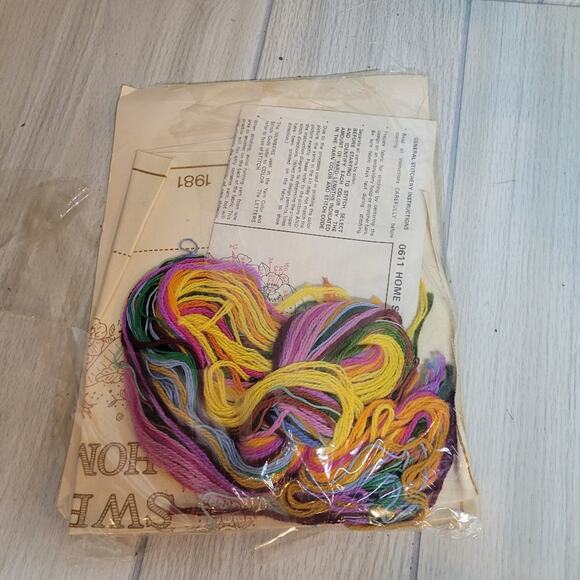 Vintage The Creative Circle Home Sweet Home Crewel Stitchery Embroidery Kit USA - Picture 10 of 10